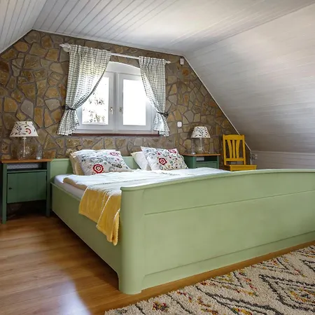 Dioliget - Diofacska Preshaz Lovasberény